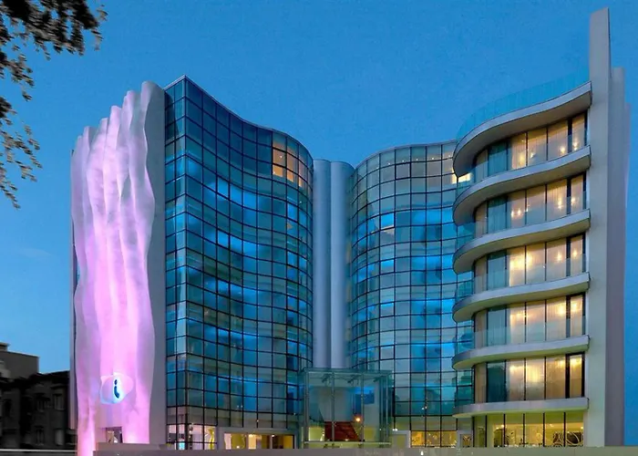 I-Suite Hotel